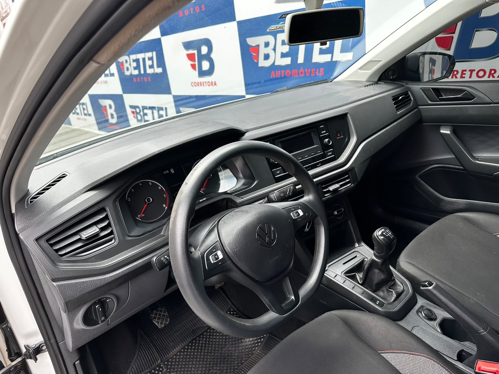VW - VolksWagen Polo Track 1.0 Flex 12V 5p Polo Track 1.0 Flex 12V 5p