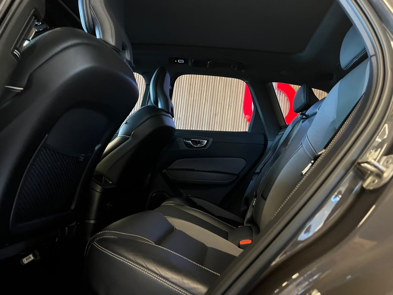 Volvo XC 60 T-8 Ultim.Dark 2.0 AWD (Híbrido) XC 60 T-8 Ultim.Dark 2.0 AWD (Híbrido)