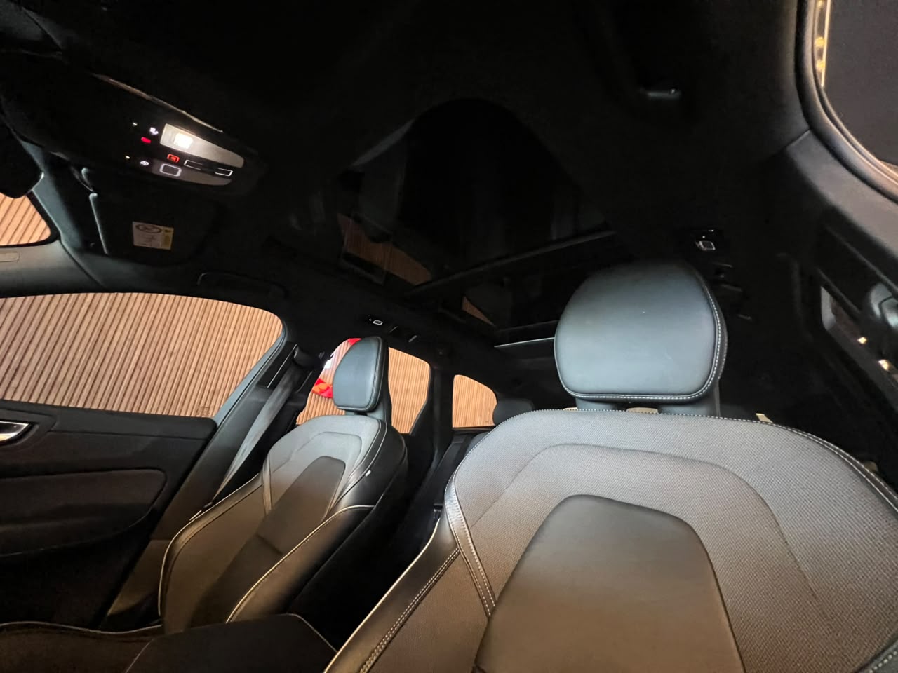 Volvo XC 60 T-8 Ultim.Dark 2.0 AWD (Híbrido) XC 60 T-8 Ultim.Dark 2.0 AWD (Híbrido)