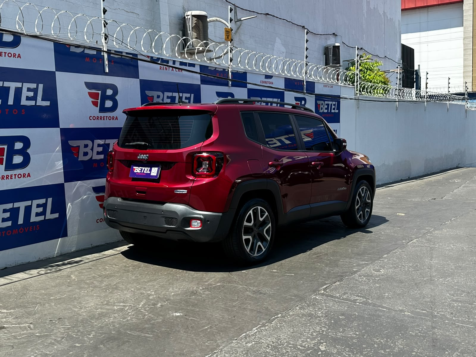 Jeep Renegade Longitude 1.8 4x2 Flex 16V AUT. Renegade Longitude 1.8 4x2 Flex 16V AUT.