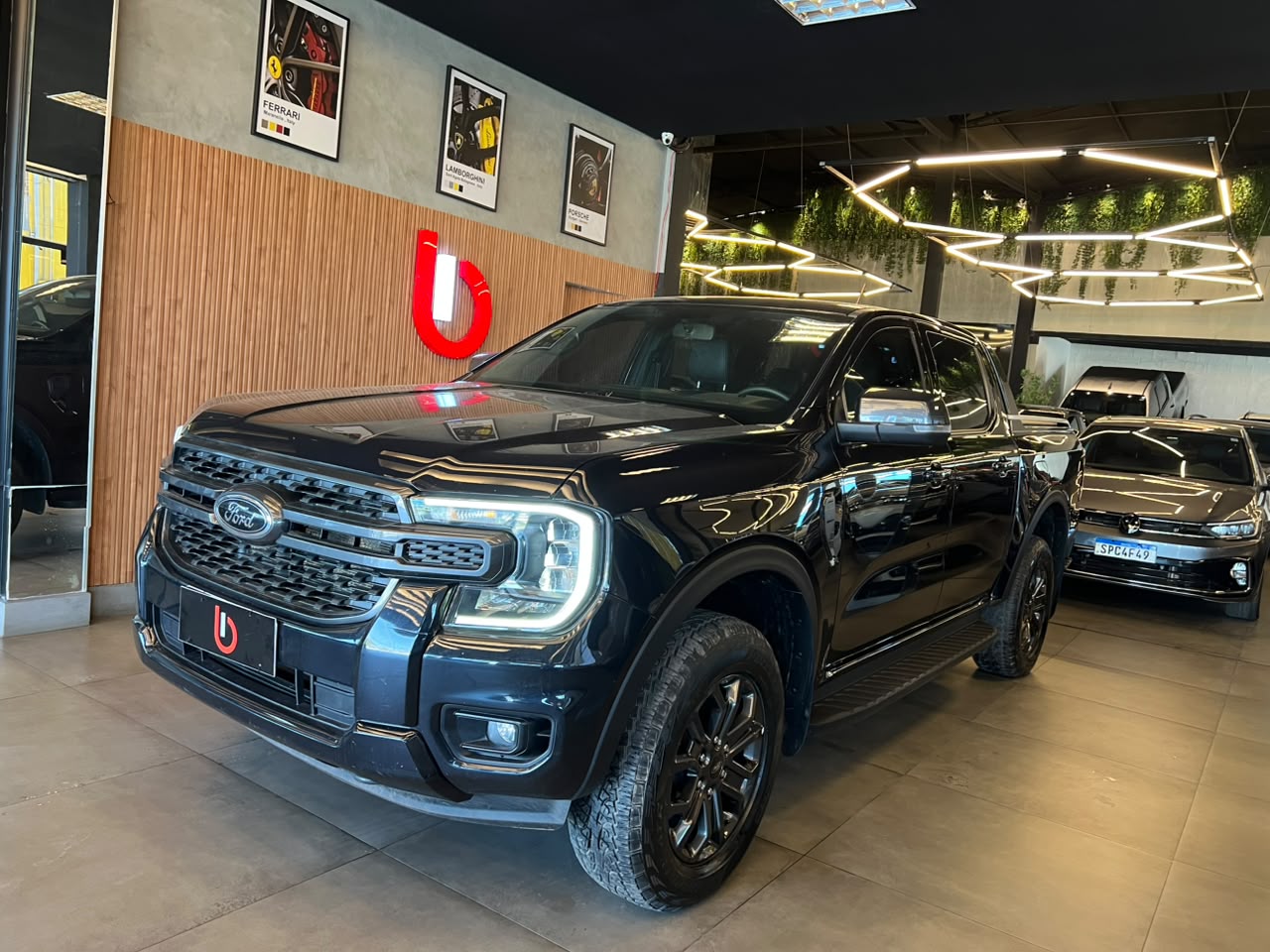 Ford Ranger Black 2.0 4x2 CD TB Diesel AUT. Ranger Black 2.0 4x2 CD TB Diesel AUT.