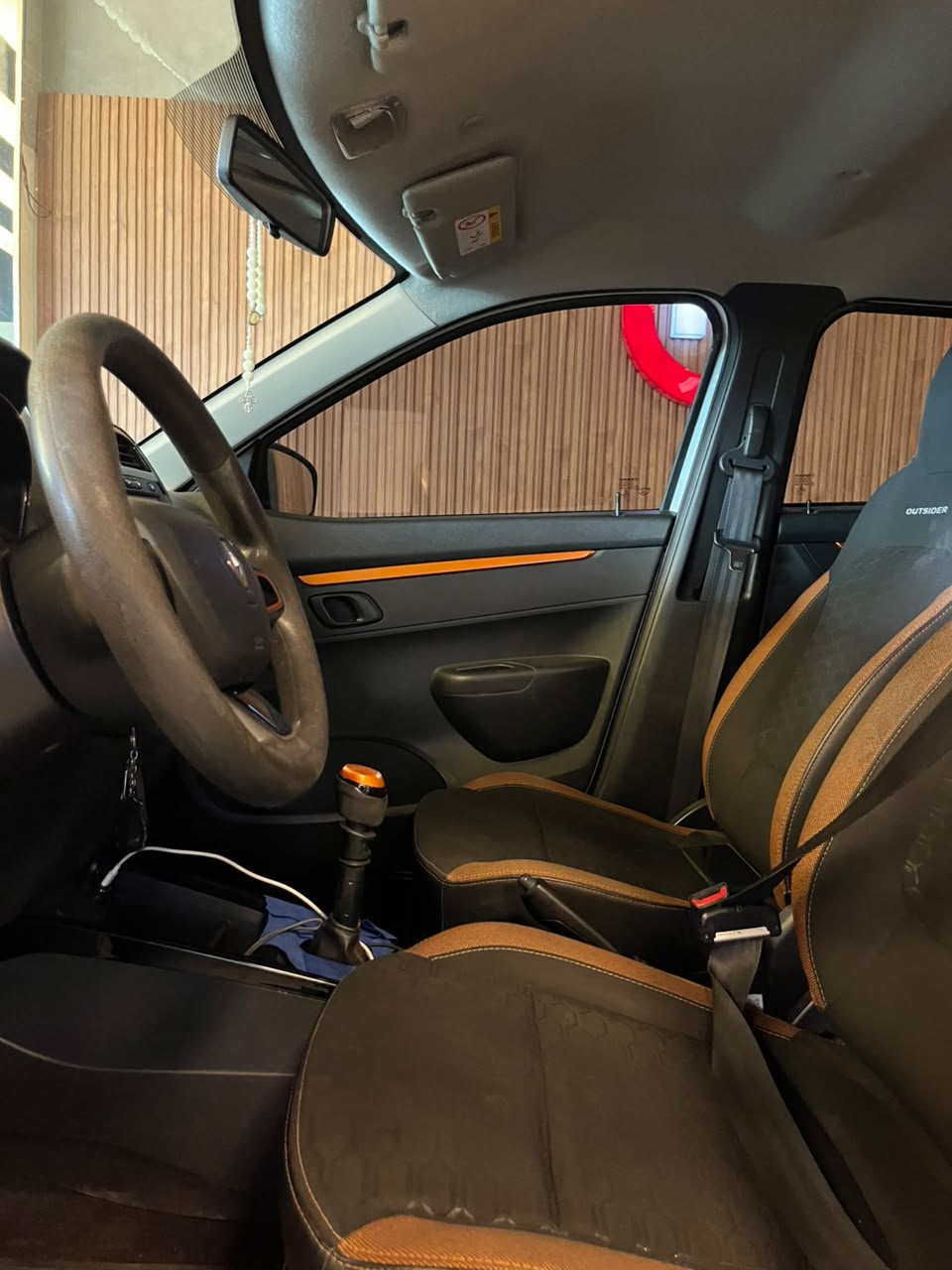 Renault KWID OUTSIDER 1.0 Flex 12V 5p Mec. KWID OUTSIDER 1.0 Flex 12V 5p Mec.