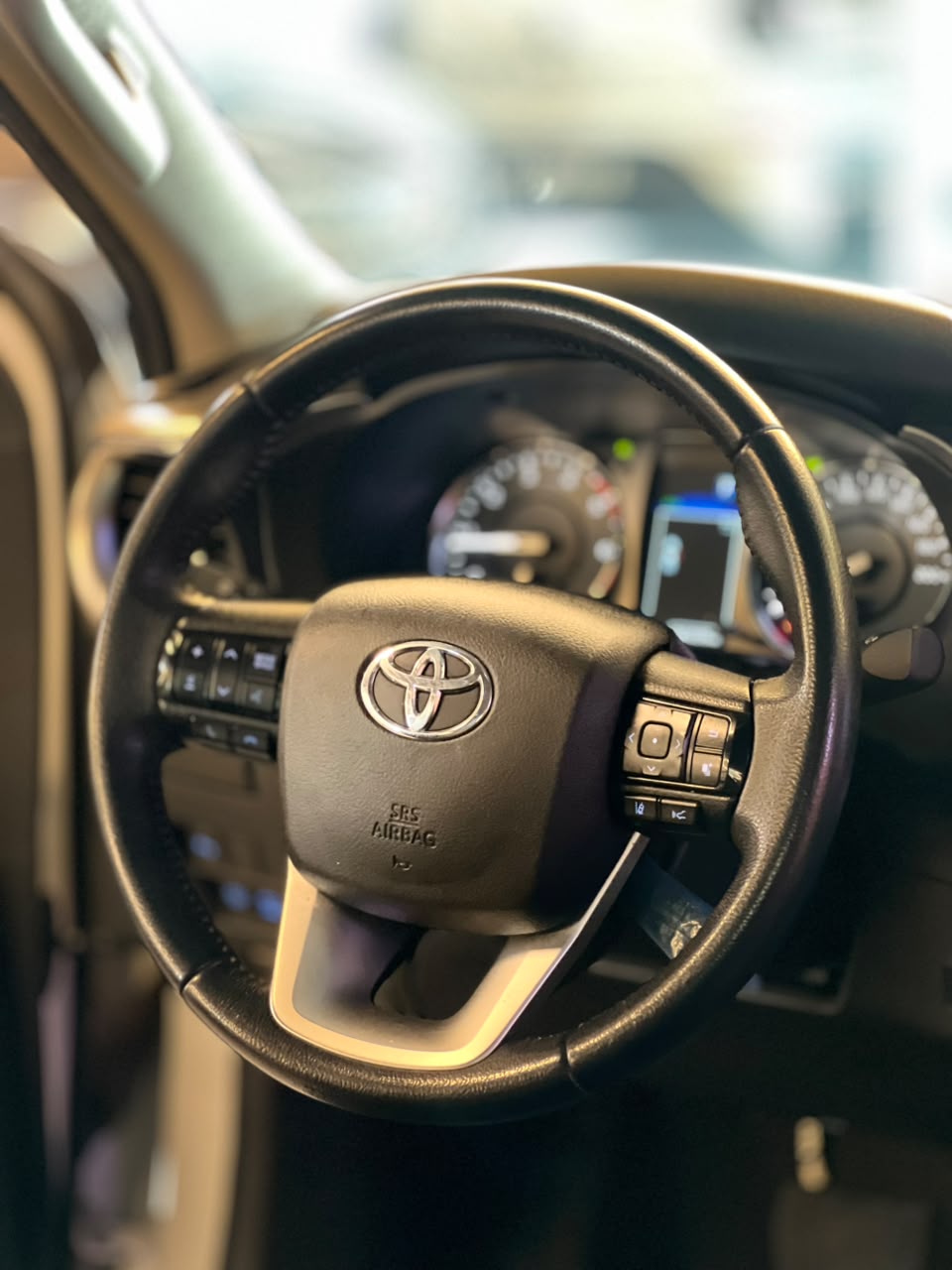 Toyota Hilux CD SRX 4x4 2.8 TDI 16V Diesel AUT. Hilux CD SRX 4x4 2.8 TDI 16V Diesel AUT.
