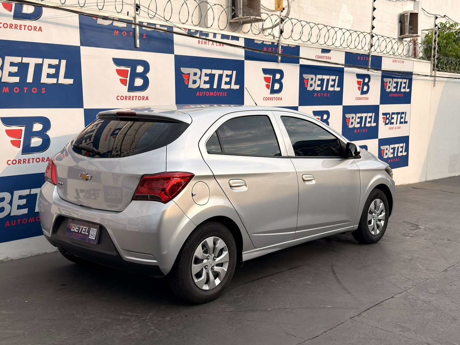 GM - Chevrolet ONIX HATCH LT 1.0 12V Flex 5p Mec. ONIX HATCH LT 1.0 12V Flex 5p Mec.