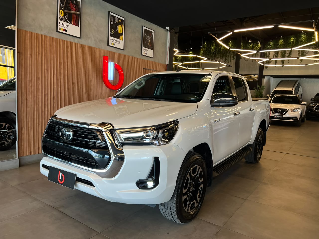 Toyota Hilux CD SRX 4x4 2.8 TDI 16V Diesel AUT. Hilux CD SRX 4x4 2.8 TDI 16V Diesel AUT.