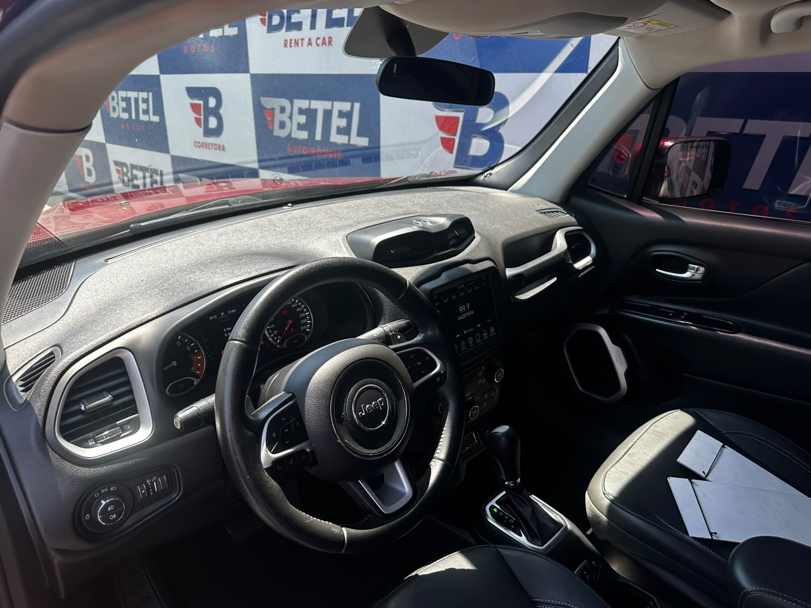 Jeep Renegade Longitude 1.8 4x2 Flex 16V AUT. Renegade Longitude 1.8 4x2 Flex 16V AUT.