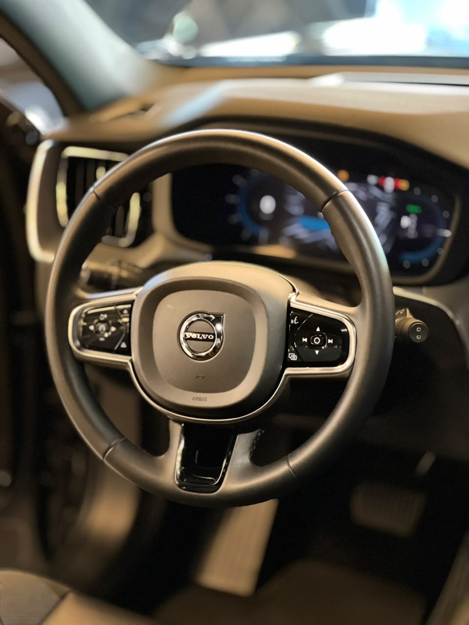 Volvo XC 60 T-8 Ultim.Dark 2.0 AWD (Híbrido) XC 60 T-8 Ultim.Dark 2.0 AWD (Híbrido)