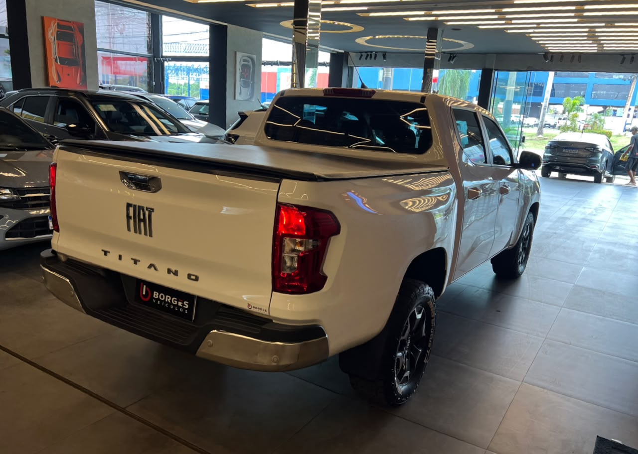 Fiat Titano Volcano 2.2 16V 4x4 TB Die. AUT. Titano Volcano 2.2 16V 4x4 TB Die. AUT.