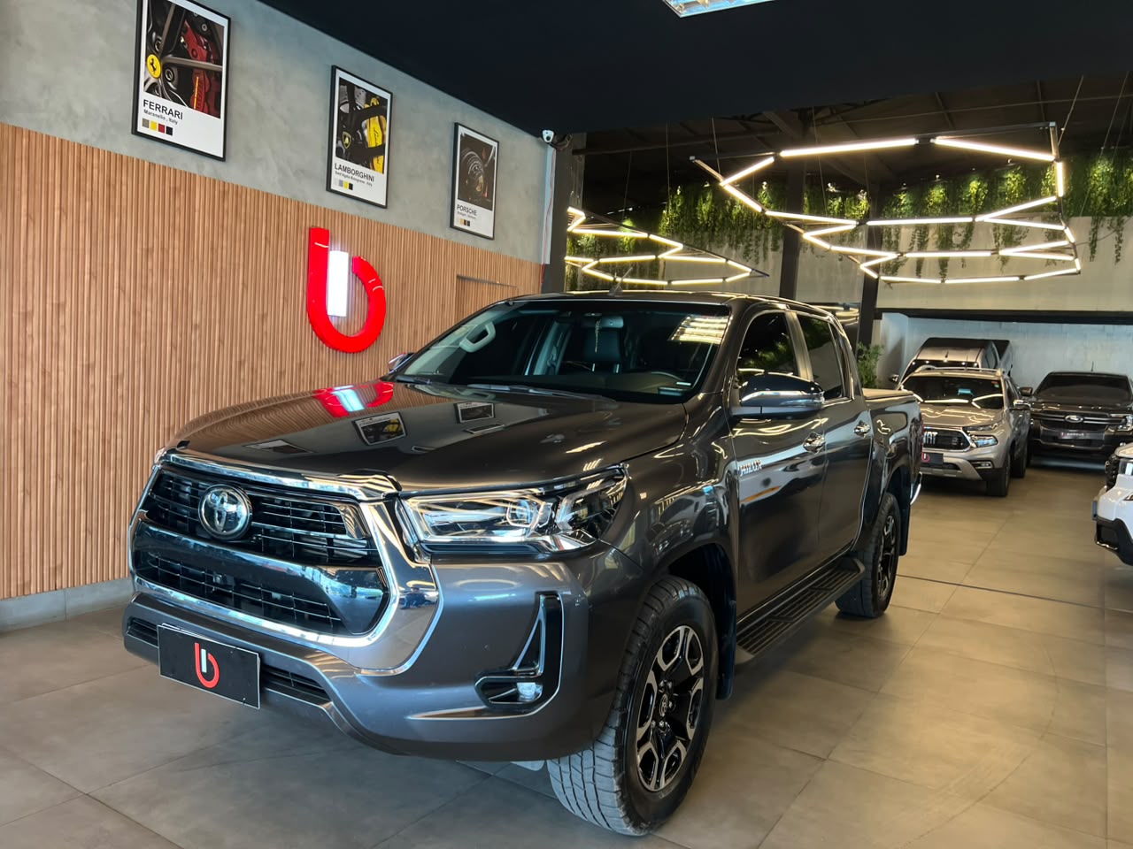 Toyota Hilux CD SRX 4x4 2.8 TDI 16V Diesel AUT. Hilux CD SRX 4x4 2.8 TDI 16V Diesel AUT.