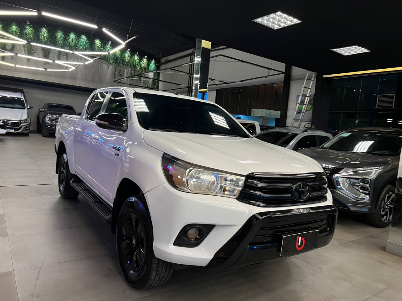 Toyota Hilux CD SRV 4x2 2.7 Flex 16V AUT. Hilux CD SRV 4x2 2.7 Flex 16V AUT.