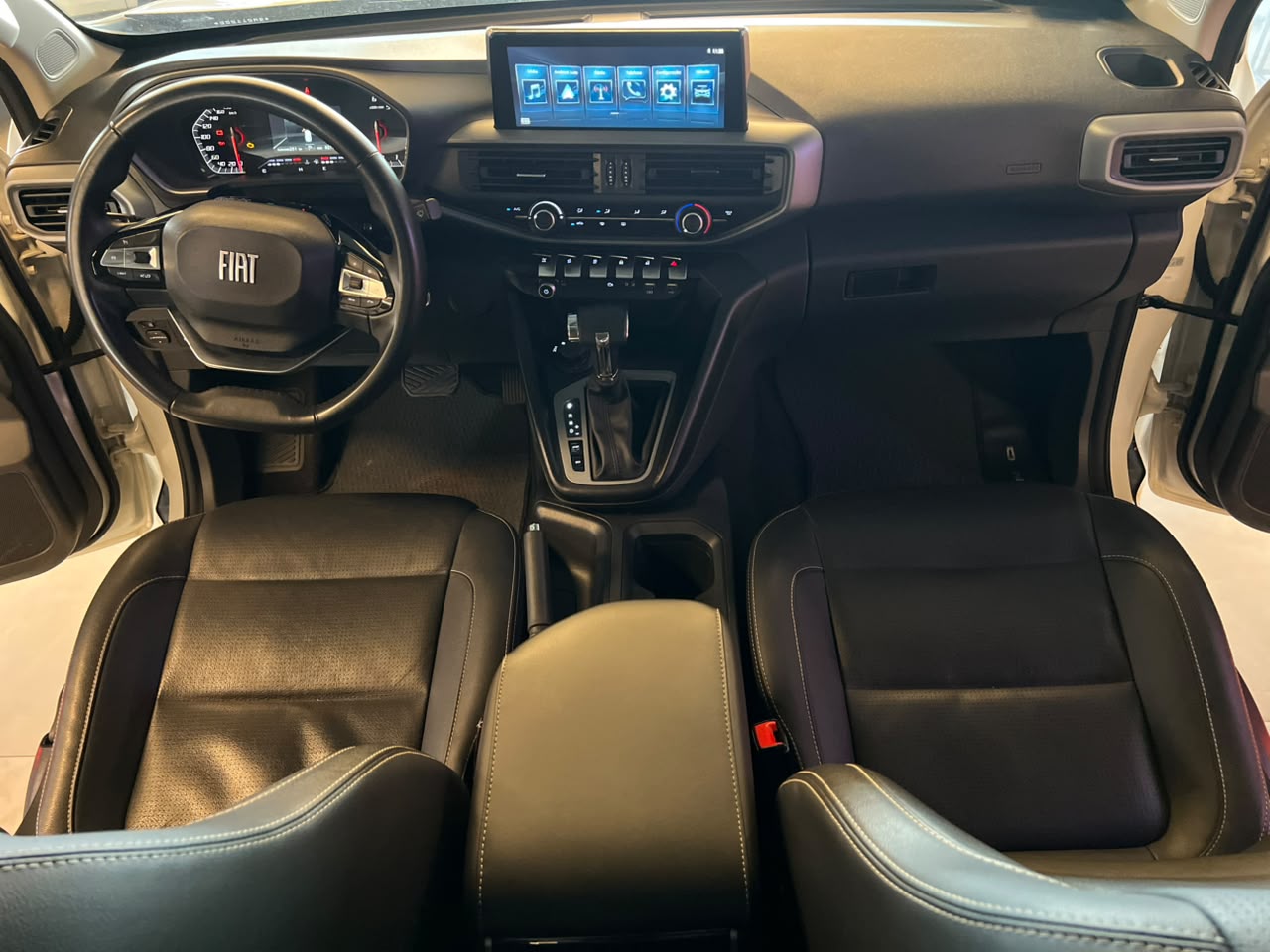 Fiat Titano Volcano 2.2 16V 4x4 TB Die. AUT. Titano Volcano 2.2 16V 4x4 TB Die. AUT.