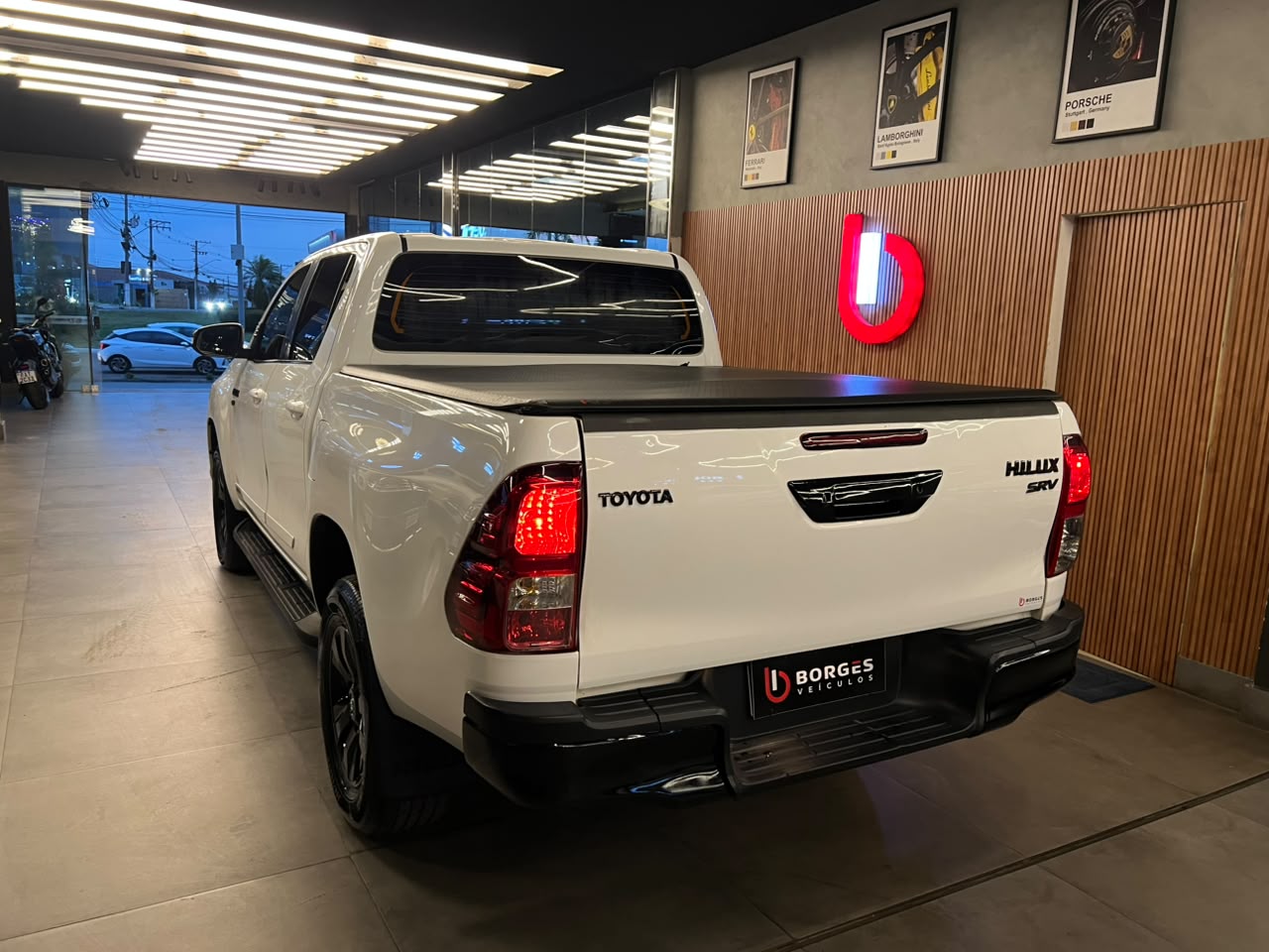 Toyota Hilux CD SRV 4x2 2.7 Flex 16V AUT. Hilux CD SRV 4x2 2.7 Flex 16V AUT.
