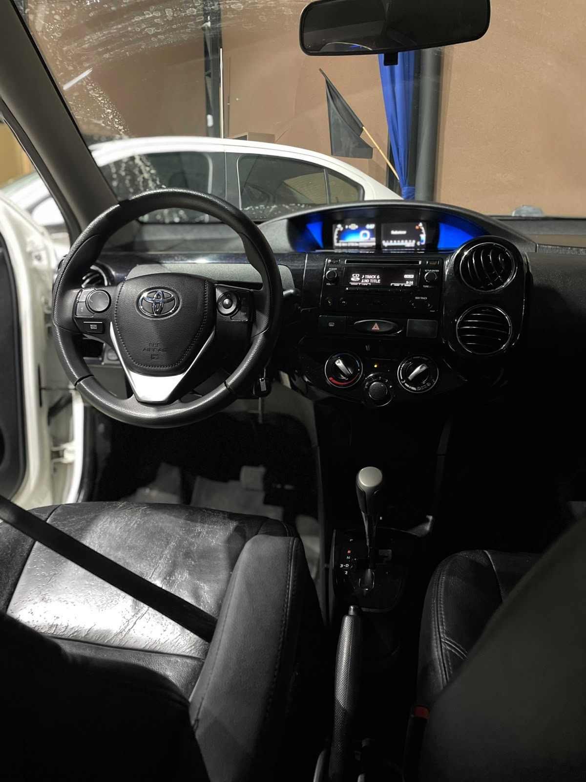 Toyota ETIOS XLS 1.5 Flex 5p AUT. ETIOS XLS 1.5 Flex 5p AUT.
