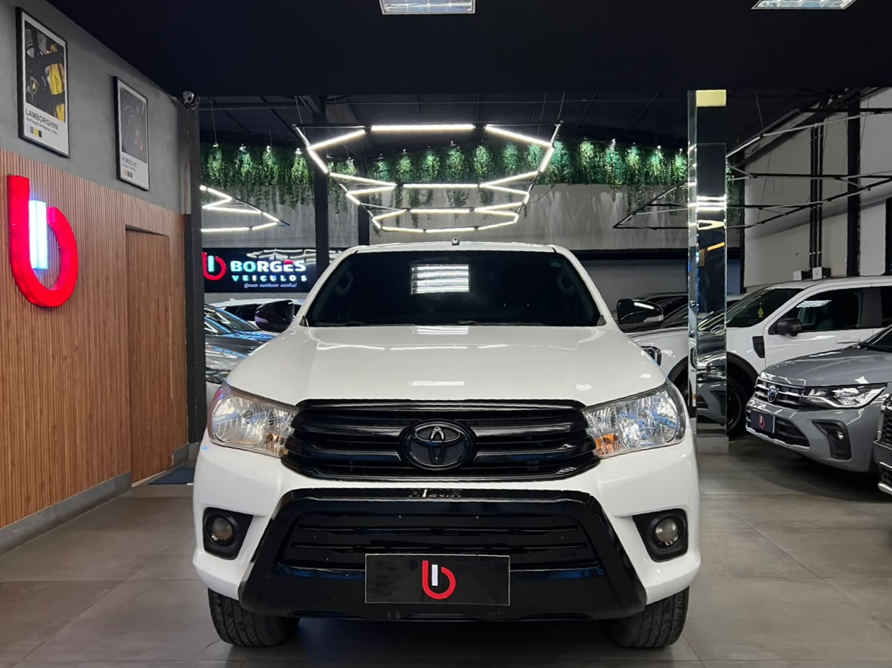 Toyota Hilux CD SRV 4x2 2.7 Flex 16V AUT. Hilux CD SRV 4x2 2.7 Flex 16V AUT.