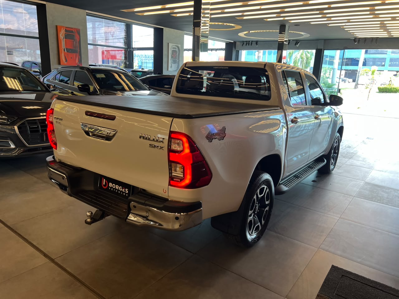 Toyota Hilux CD SRX 4x4 2.8 TDI 16V Diesel AUT. Hilux CD SRX 4x4 2.8 TDI 16V Diesel AUT.