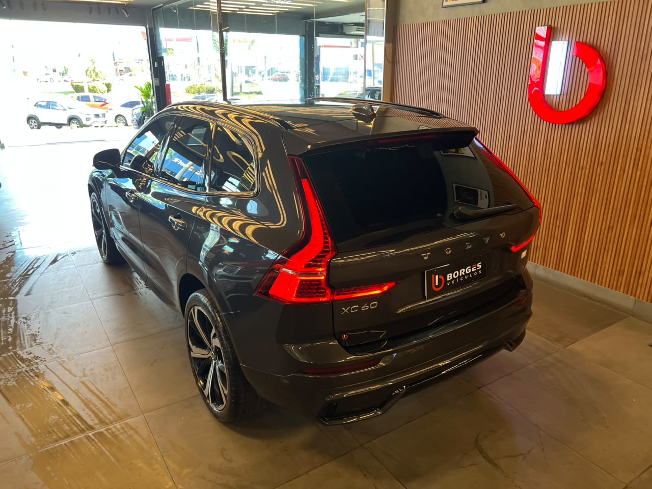 Volvo XC 60 T-8 Ultim.Dark 2.0 AWD (Híbrido) XC 60 T-8 Ultim.Dark 2.0 AWD (Híbrido)