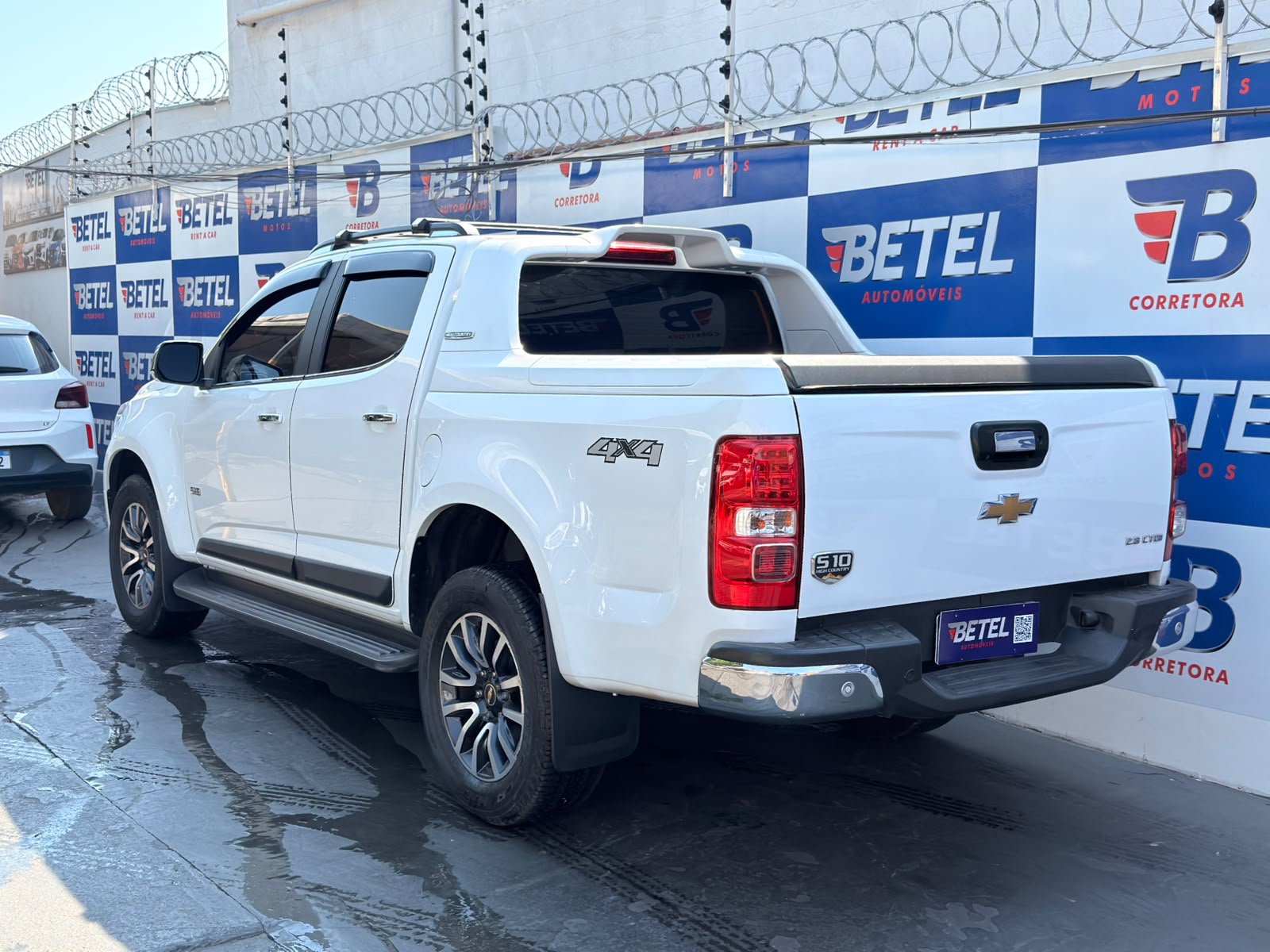 GM - Chevrolet S10 HIGH COUNTRY 2.8 4X4 AUTOMATICA DIESEL S10 HIGH COUNTRY 2.8 4X4 AUTOMATICA DIESEL