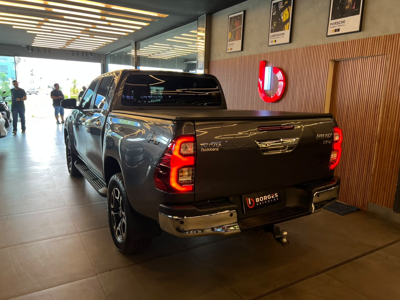 Toyota Hilux CD SRX 4x4 2.8 TDI 16V Diesel AUT. Hilux CD SRX 4x4 2.8 TDI 16V Diesel AUT.