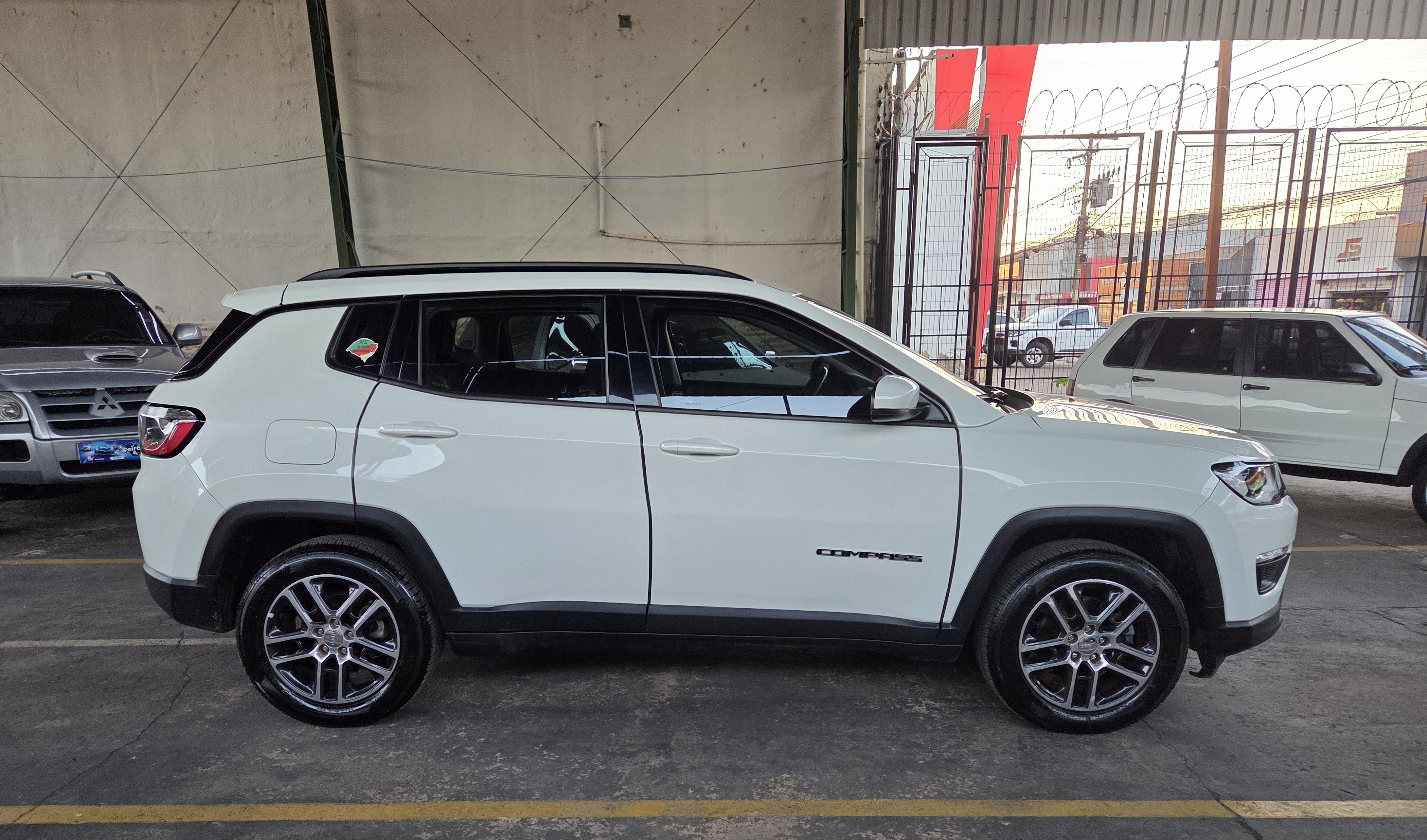 Jeep COMPASS SPORT 2.0 4x2 Flex 16V AUT. COMPASS SPORT 2.0 4x2 Flex 16V AUT.