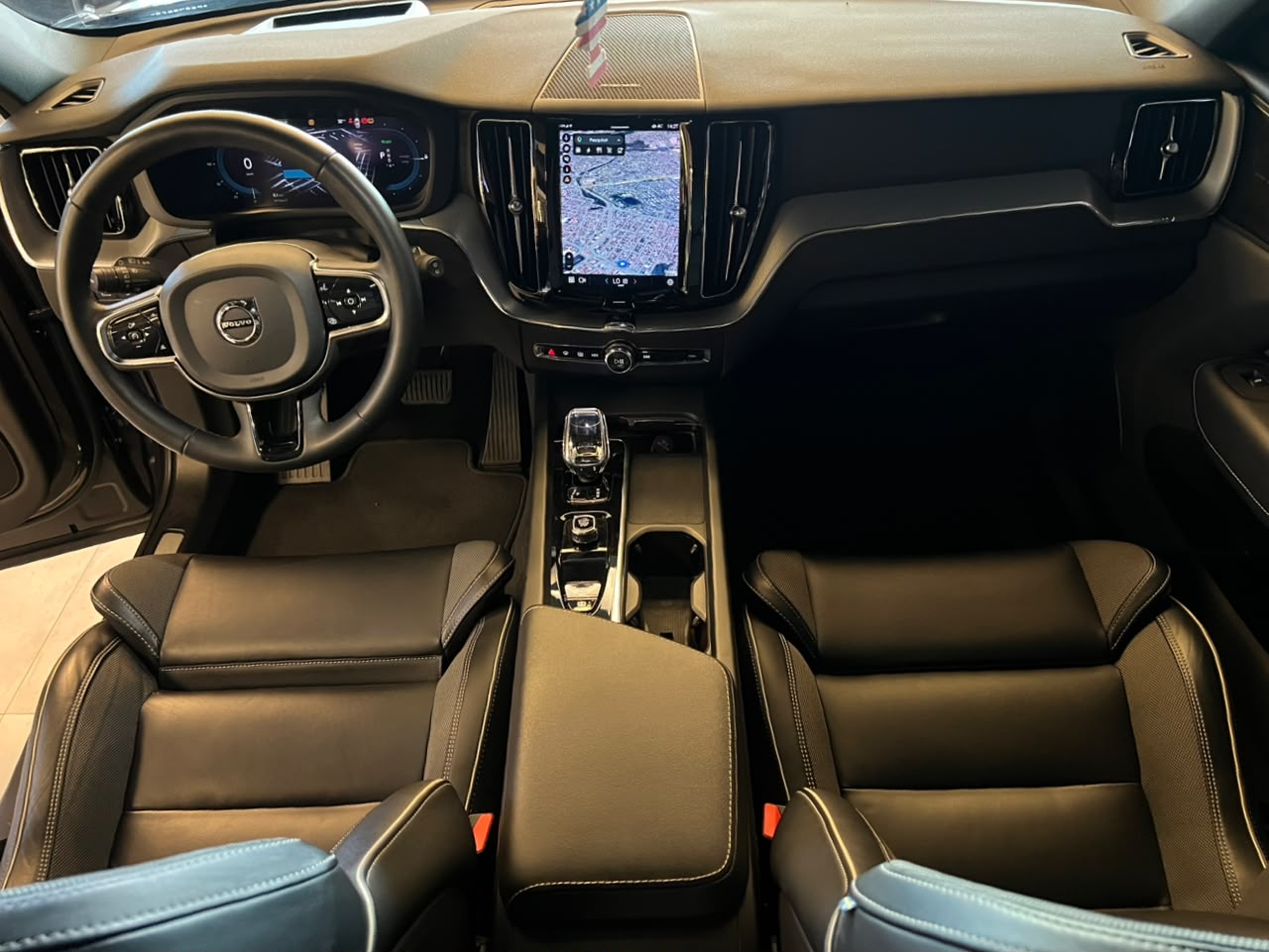 Volvo XC 60 T-8 Ultim.Dark 2.0 AWD (Híbrido) XC 60 T-8 Ultim.Dark 2.0 AWD (Híbrido)